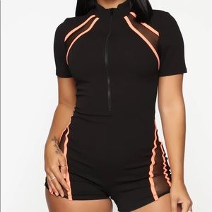 Fashion nova jumpsuit (small) never warn